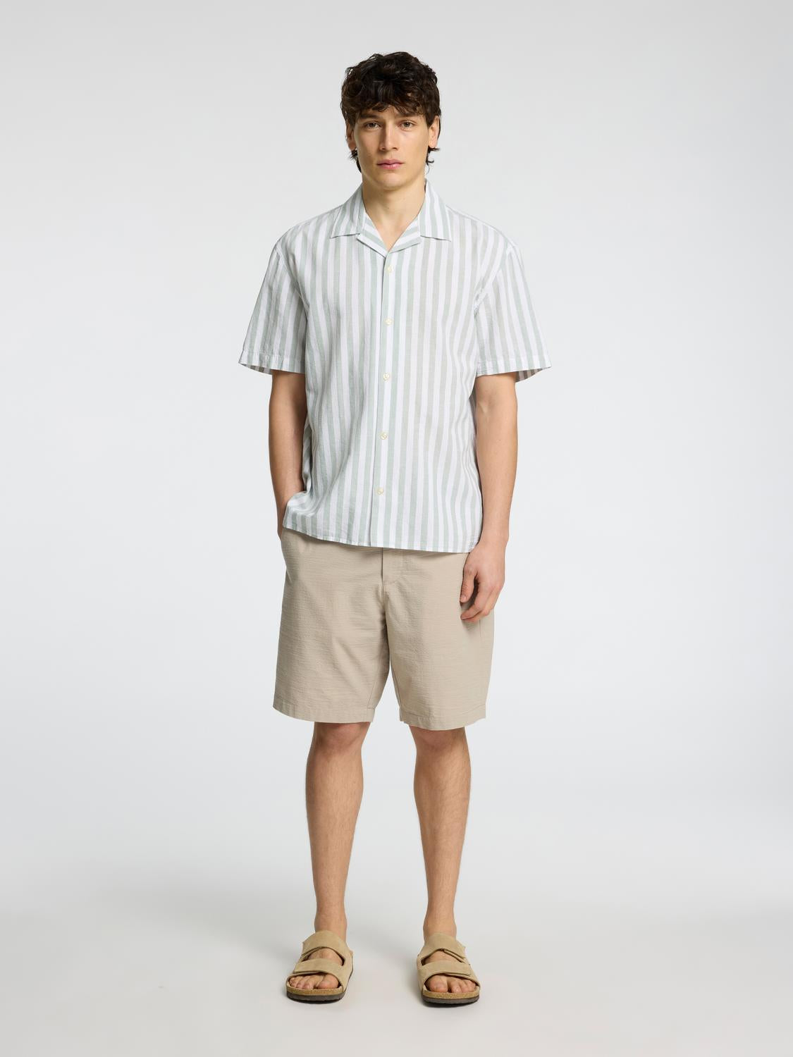 model_shot-front_full